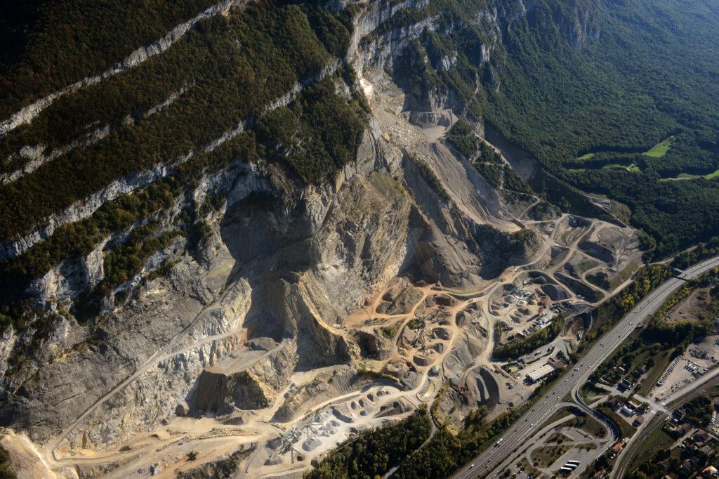 Vue de haut des Carrières du Salève